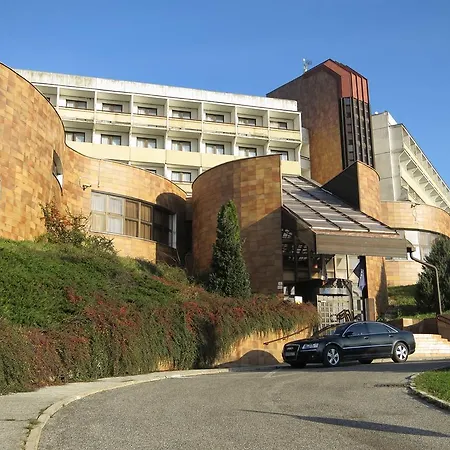 Retro Suza Hotel