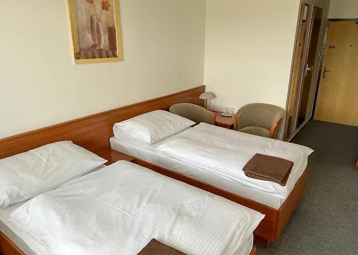 Retro Suza ホテル 2*